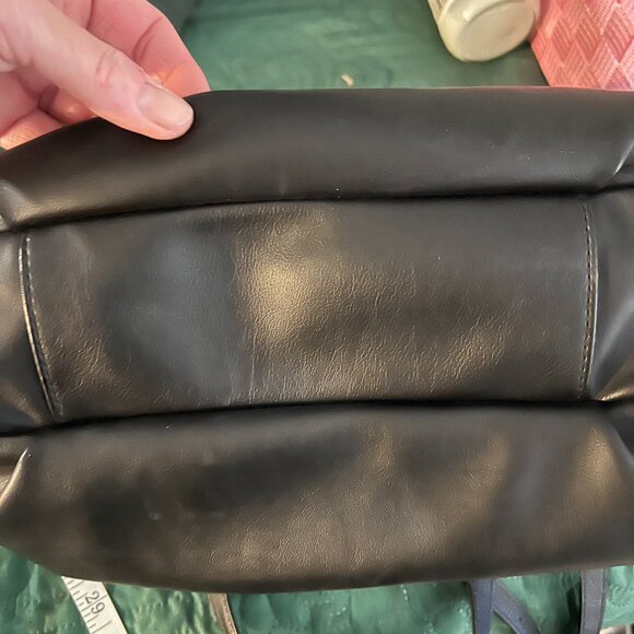 Simply Vera Black Soft PU Leather Divided Multi-Strap Hand Bag Purse - Picture 6 of 6